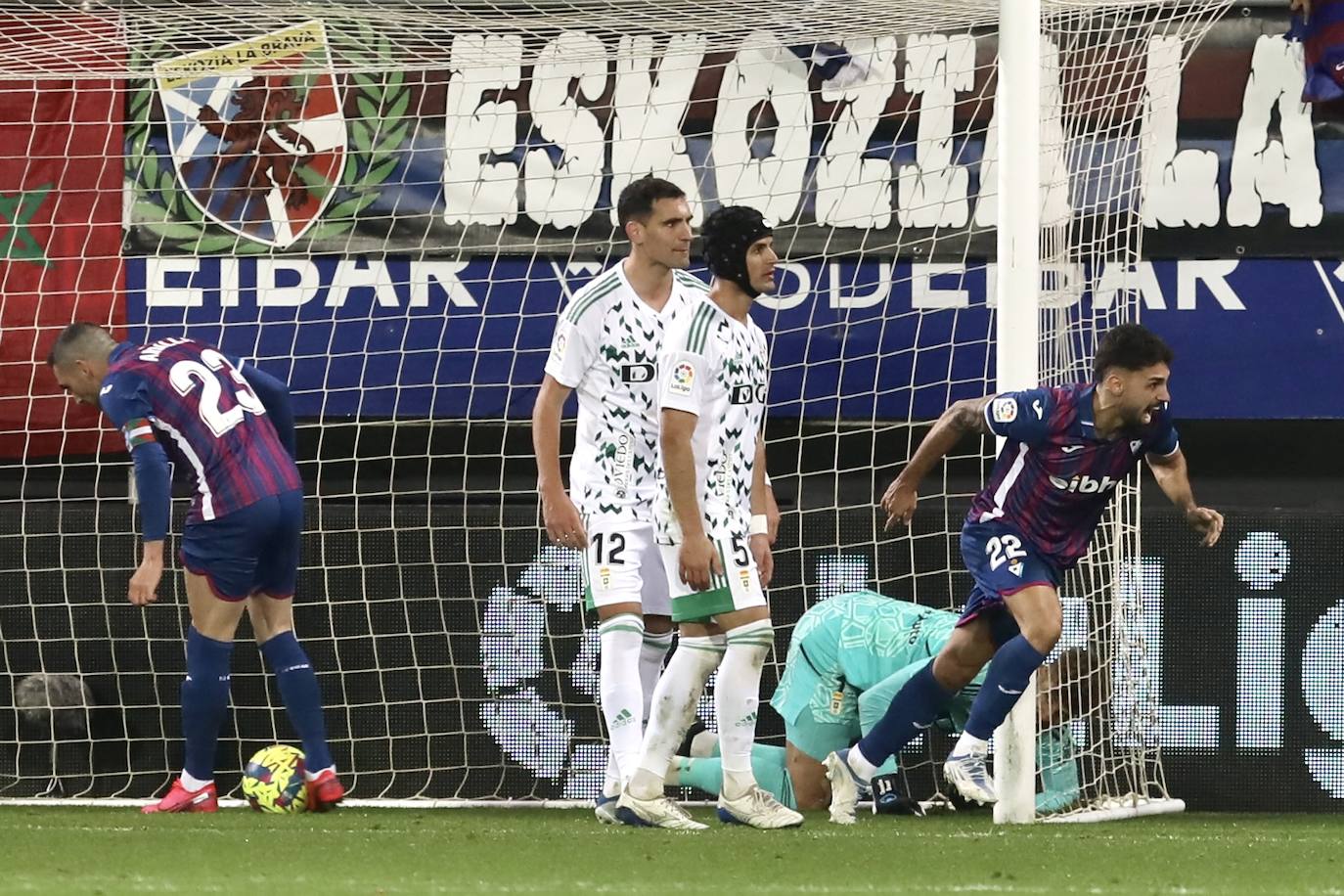 Fotos: Las mejores jugadas del Eibar - Real Oviedo