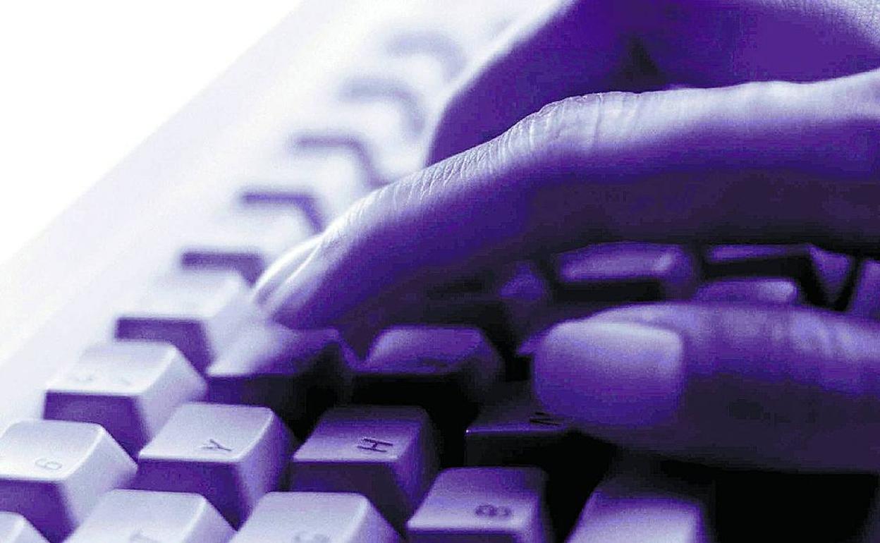 Una crítica recibe respuesta y se vuelve viral. 