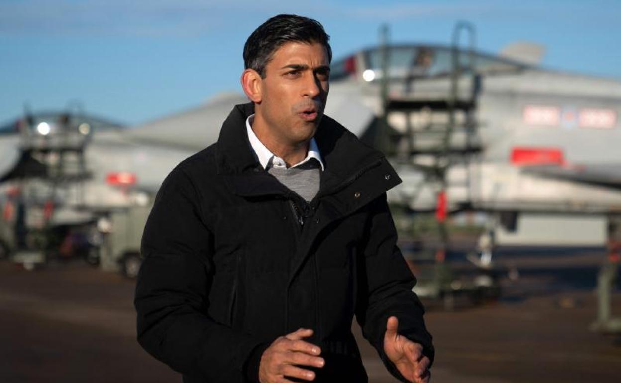 Rishi Sunak, durante una visita al aeródromo de la RAF en Coningsby, Linconshire. 