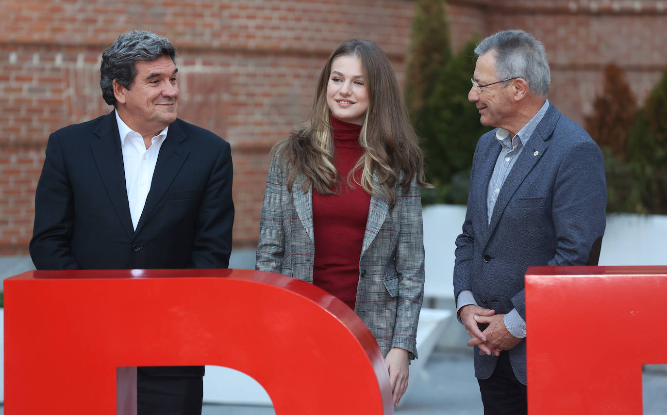 Fotos: Leonor visita Cruz Roja en un encuentro con jóvenes voluntarios