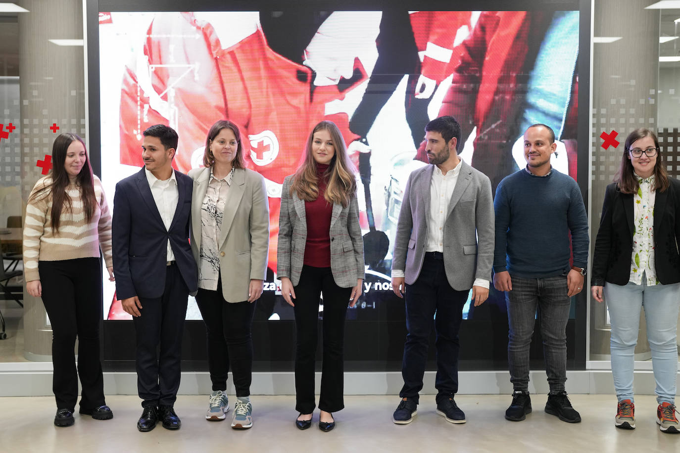 Fotos: Leonor visita Cruz Roja en un encuentro con jóvenes voluntarios