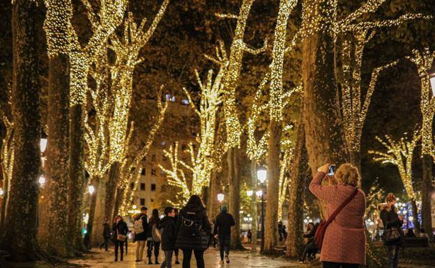 Fotos: Gijón y Oviedo, entre las ciudades españolas más populares en Instagram en Navidad