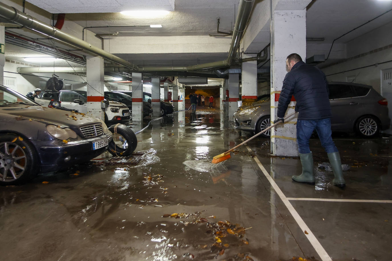 Fotos: Las fuertes lluvias causan incidentes en Gijón