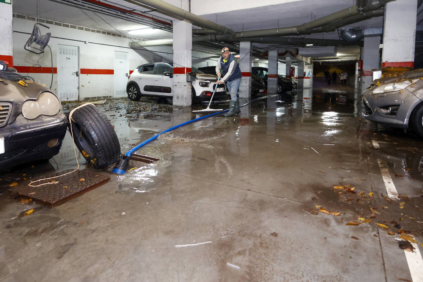 Fotos: Las fuertes lluvias causan incidentes en Gijón