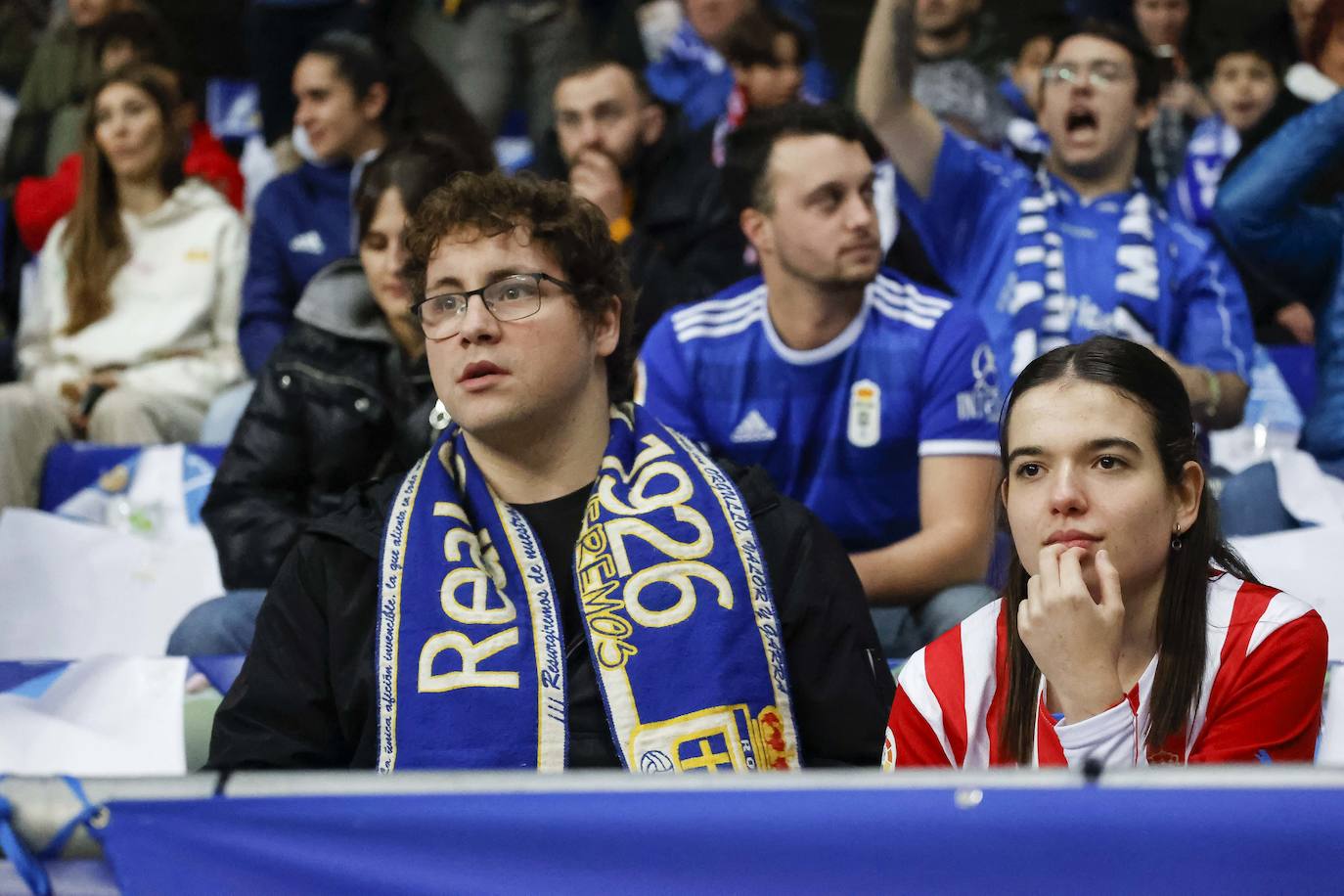 Fotos: ¿Estuviste en el derbi asturiano Real Oviedo - Sporting? ¡Búscate en el Tartiere!