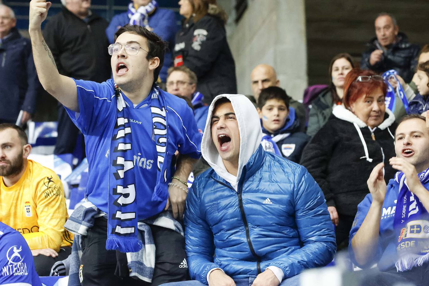 Fotos: ¿Estuviste en el derbi asturiano Real Oviedo - Sporting? ¡Búscate en el Tartiere!