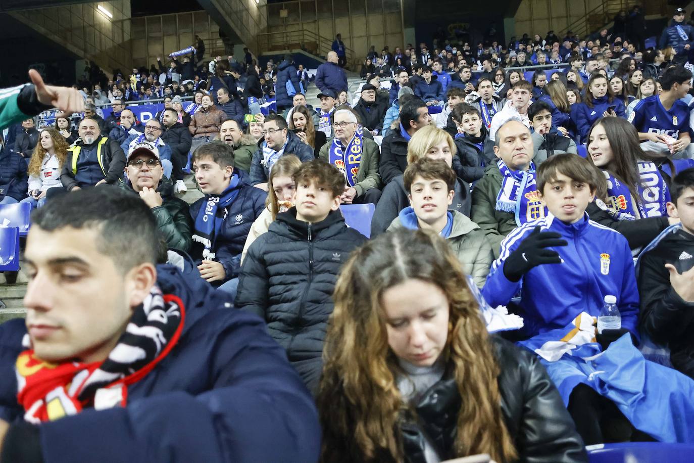 Fotos: ¿Estuviste en el derbi asturiano Real Oviedo - Sporting? ¡Búscate en el Tartiere!