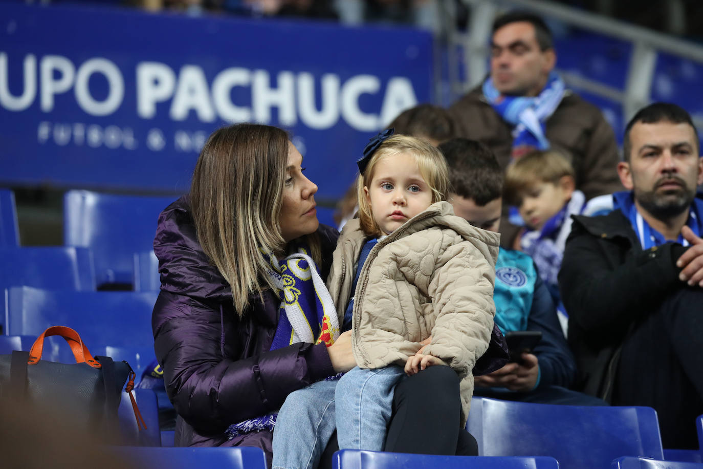 Fotos: ¿Estuviste en el derbi asturiano Real Oviedo - Sporting? ¡Búscate en el Tartiere!