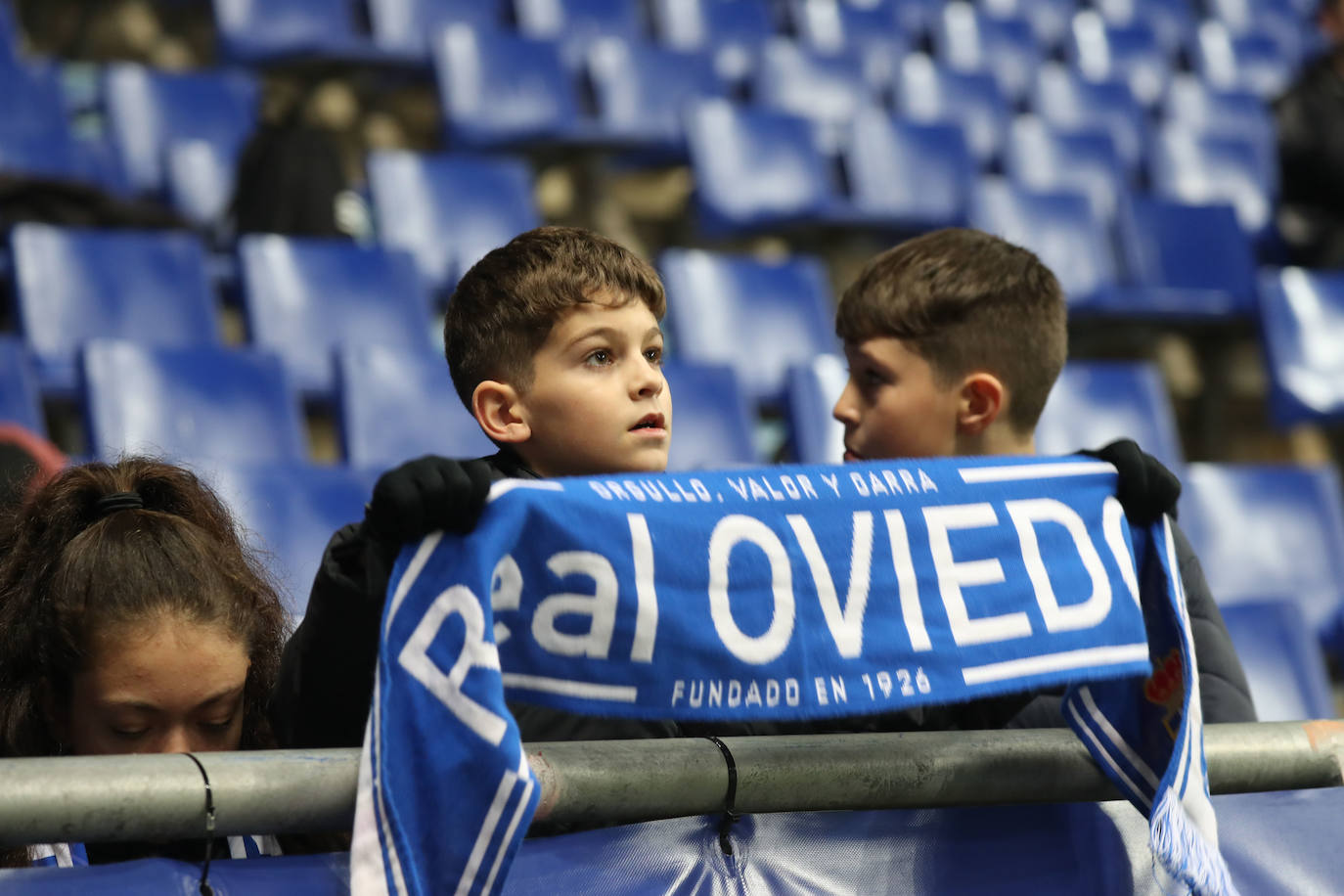 Fotos: ¿Estuviste en el derbi asturiano Real Oviedo - Sporting? ¡Búscate en el Tartiere!