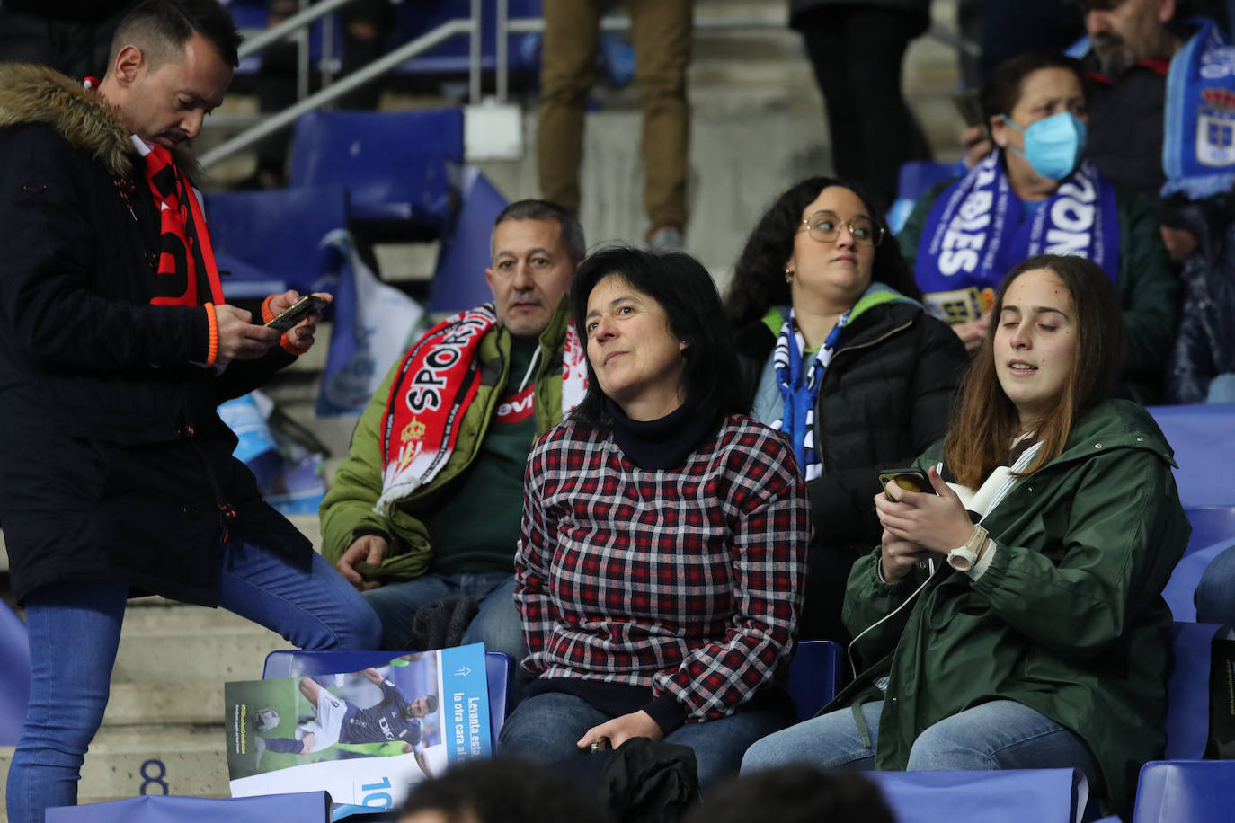 Fotos: ¿Estuviste en el derbi asturiano Real Oviedo - Sporting? ¡Búscate en el Tartiere!