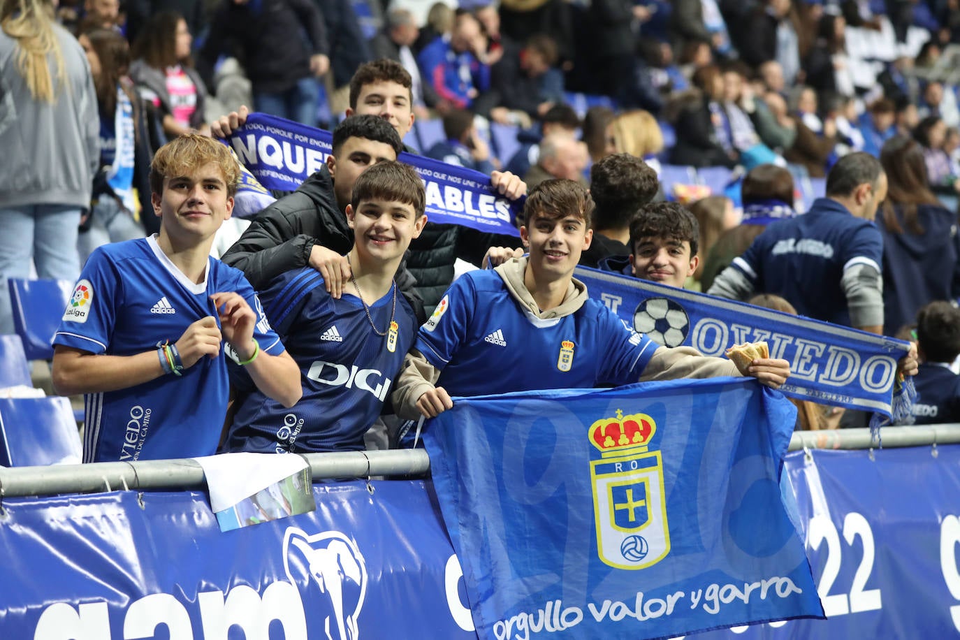 Fotos: ¿Estuviste en el derbi asturiano Real Oviedo - Sporting? ¡Búscate en el Tartiere!