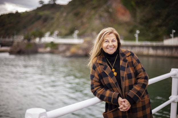 María Teresa Álvarez, escritora: «Este fin de semana es el momentode que el Sportinggane al Oviedo en el derbi»
