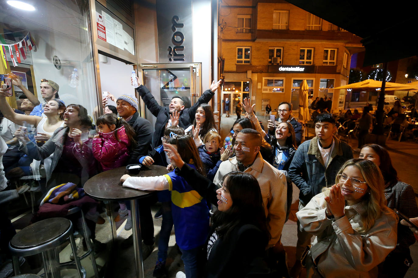 Fotos: La emoción albiceleste se siente en Asturias