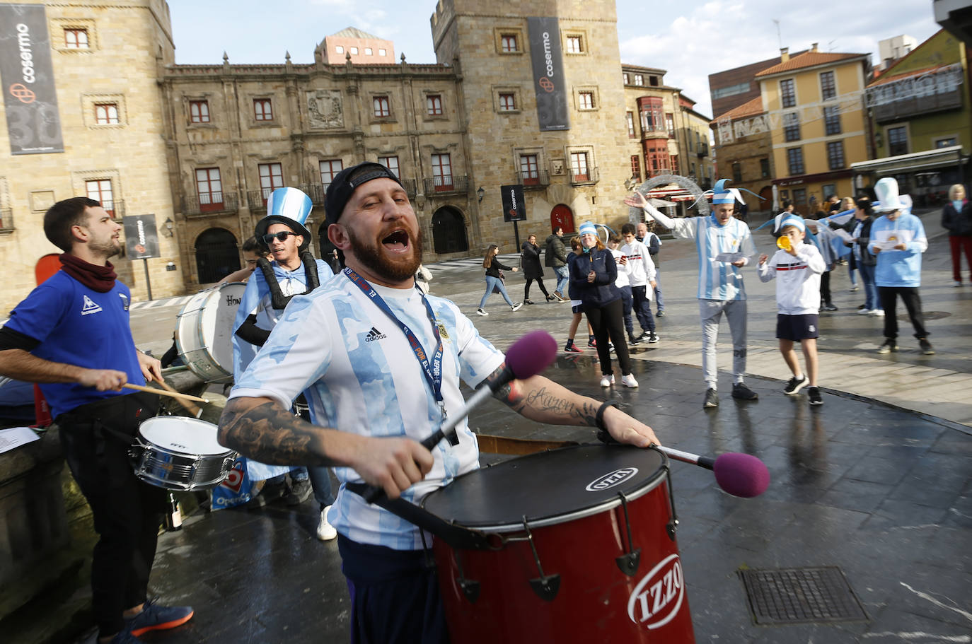 Fotos: Gijón se vuelve albiceleste