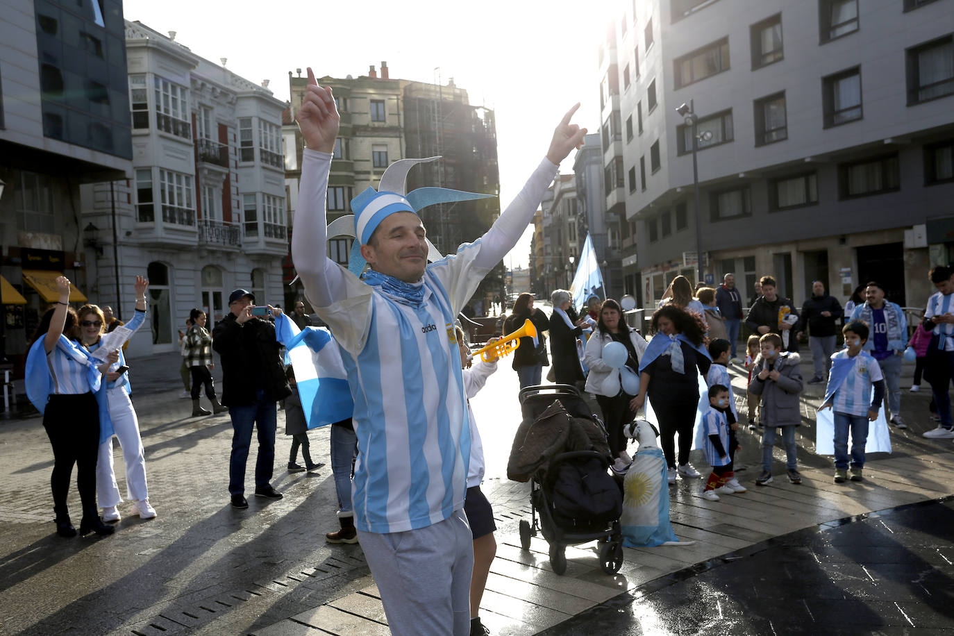 Fotos: Gijón se vuelve albiceleste