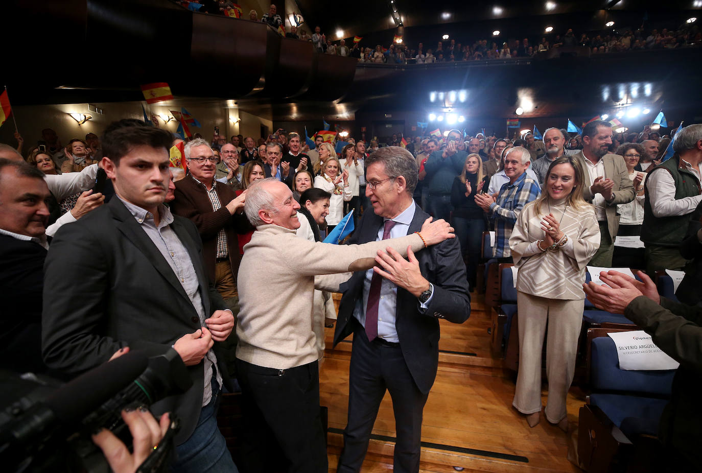 Fotos: Feijóo presenta a Diego Canga como candidato a la Presidencia del Principado