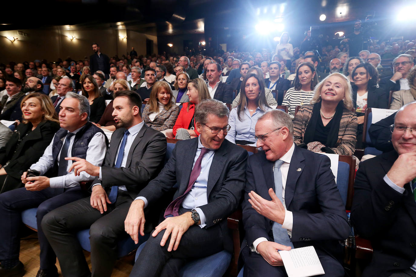 Fotos: Feijóo presenta a Diego Canga como candidato a la Presidencia del Principado