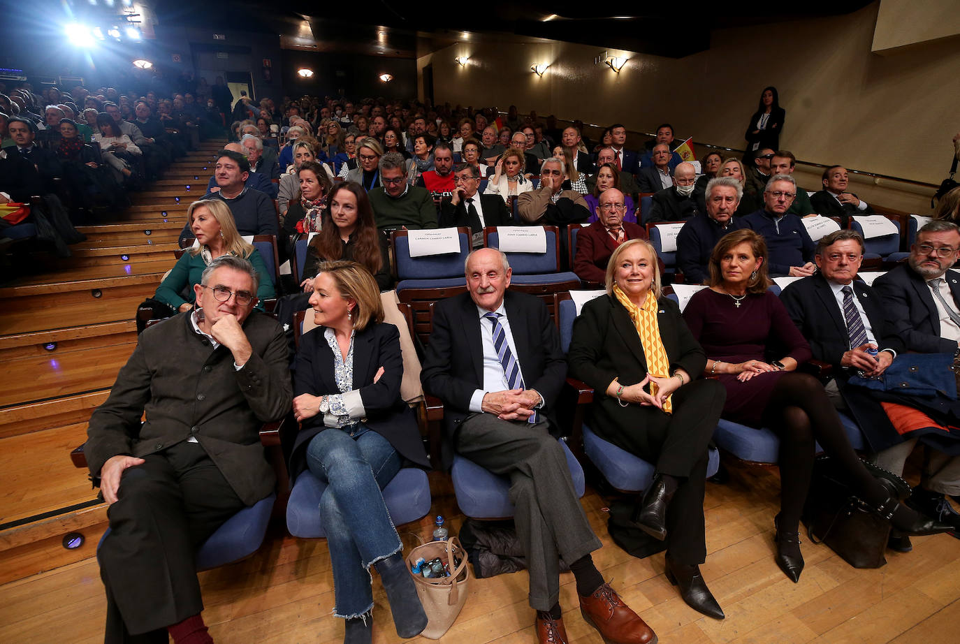 Fotos: Feijóo presenta a Diego Canga como candidato a la Presidencia del Principado