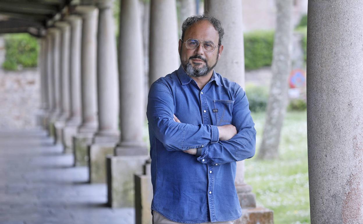 Marco Antonio García de Paz, director de El León de Oro. 