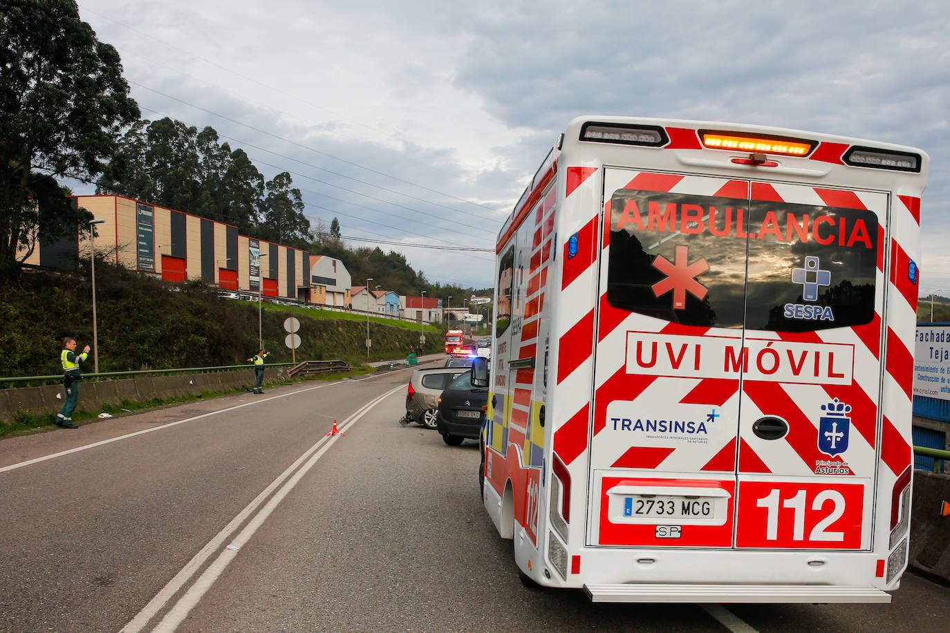 Fotos: Dos heridos en un accidente múltiple en Aboño, Gijón