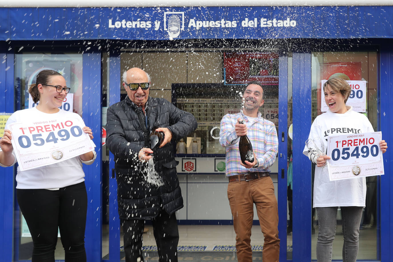 Fotos: Asturias celebra su suerte en la Lotería de Navidad