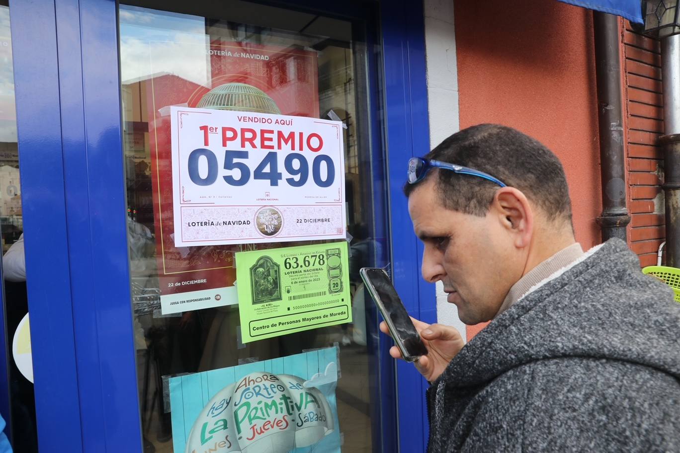 Fotos: Asturias celebra su suerte en la Lotería de Navidad