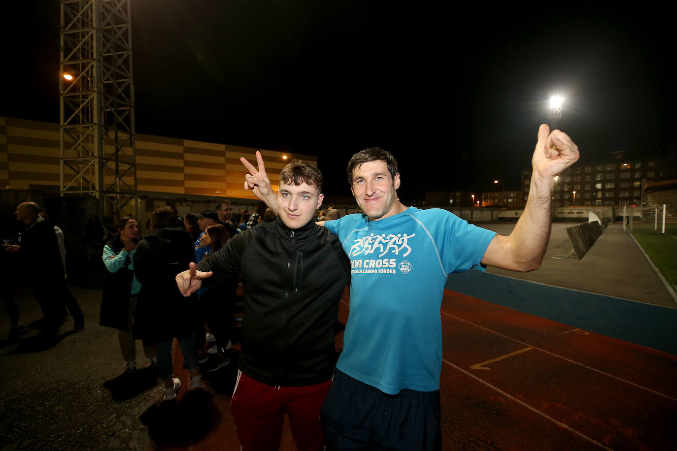 Fotos: Euforia en el Club Atletismo Mieres al llevarse el Gordo