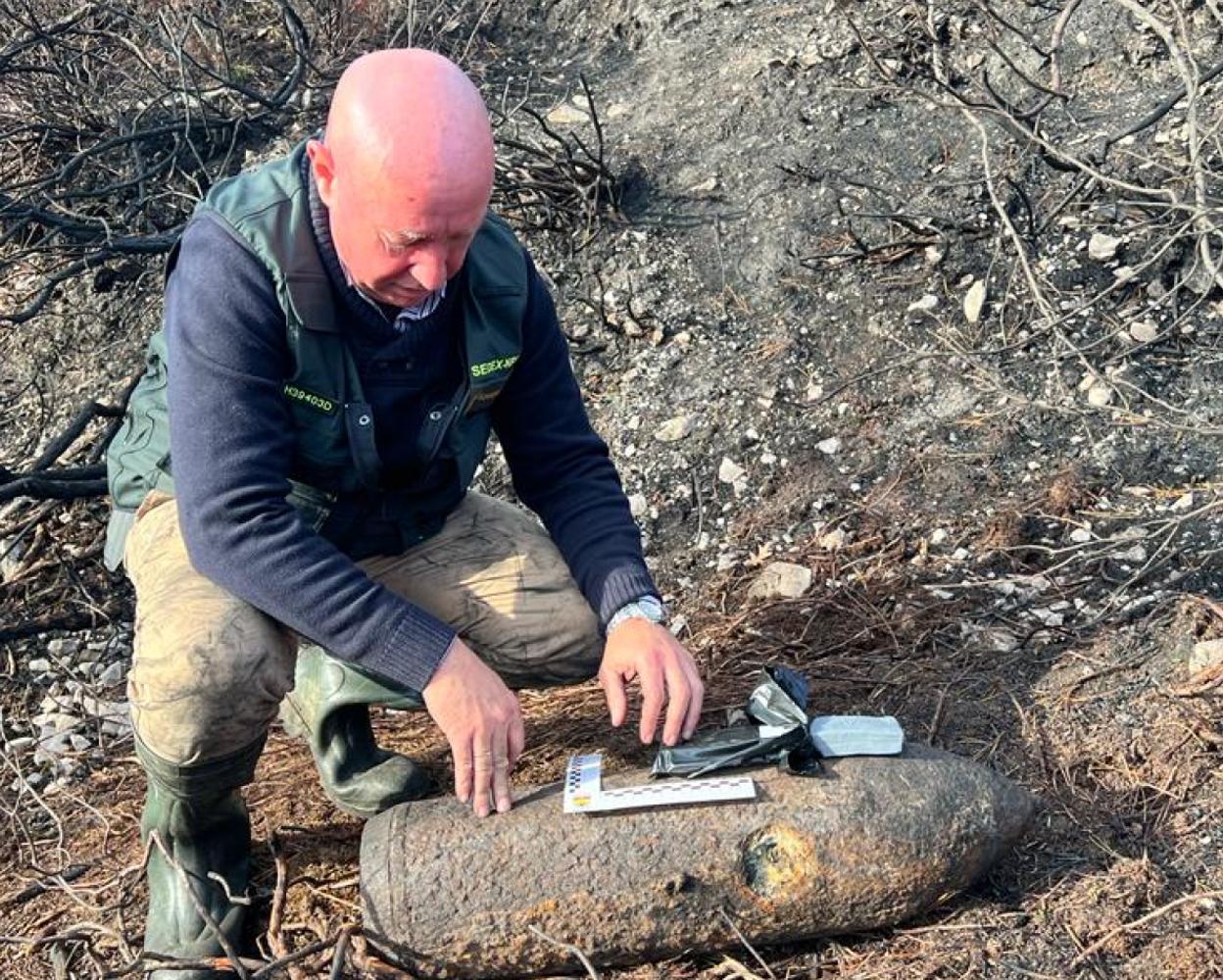 Localizada una bomba de la Guerra Civil en una pista forestal de Cangas de Onís