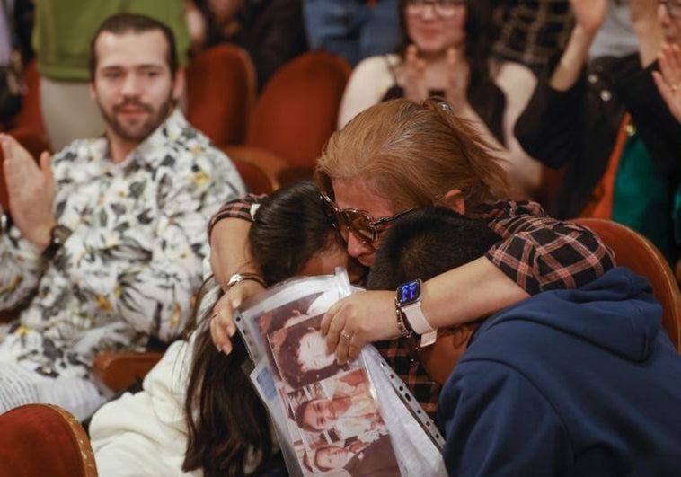 Perla Gavidia, de ser despedida en Moncloa a ganar El Gordo gracias a un décimo comprado en Asturias 