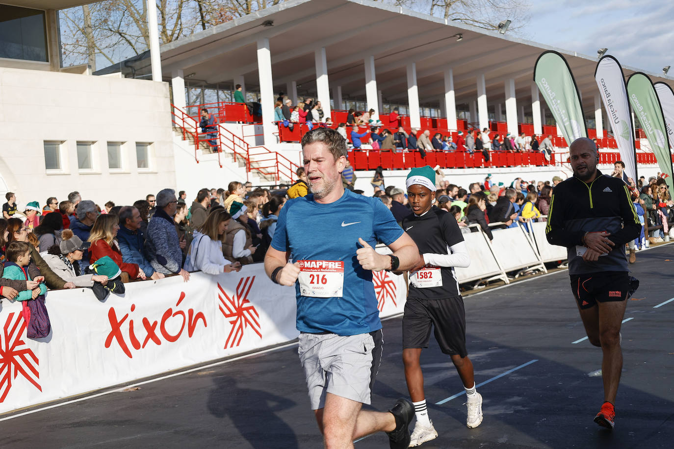 Fotos: ¿Participaste en la Carrera de Nochebuena de Gijón? ¡Búscate!