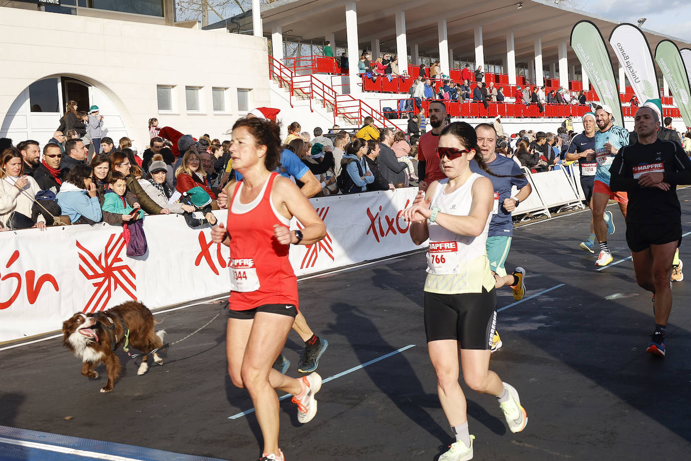 Fotos: ¿Participaste en la Carrera de Nochebuena de Gijón? ¡Búscate!