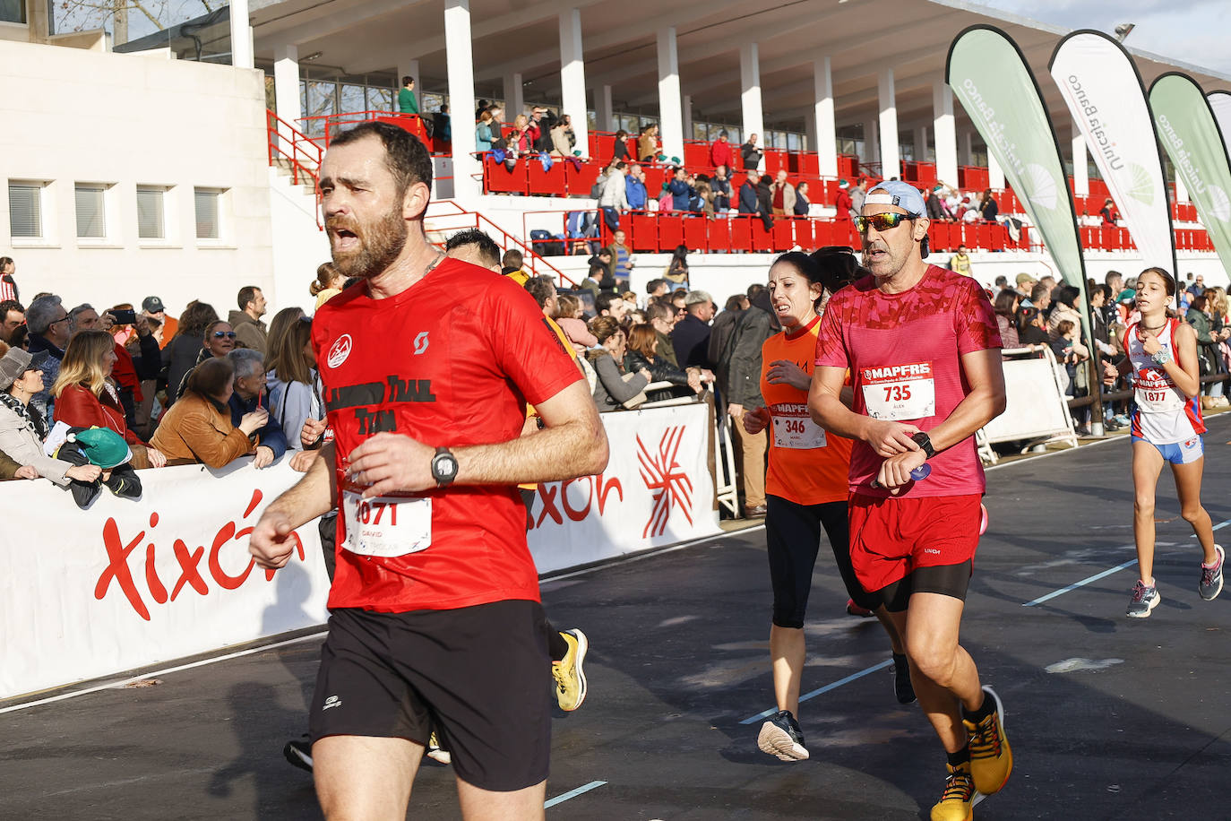 Fotos: ¿Participaste en la Carrera de Nochebuena de Gijón? ¡Búscate!