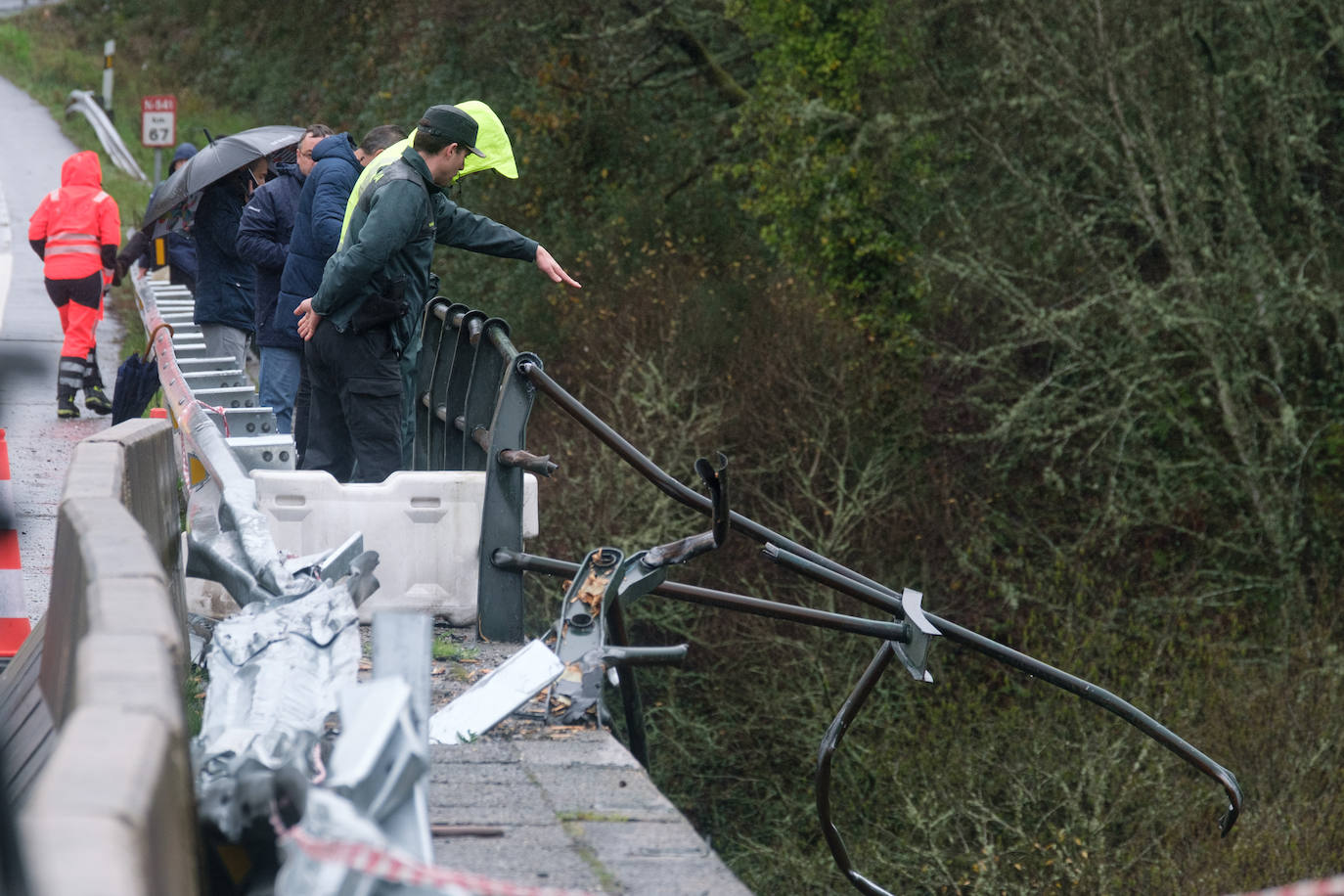 Fotos: Tragedia en Galicia al precipitarse un autobús al río Lérez en Pontevedra