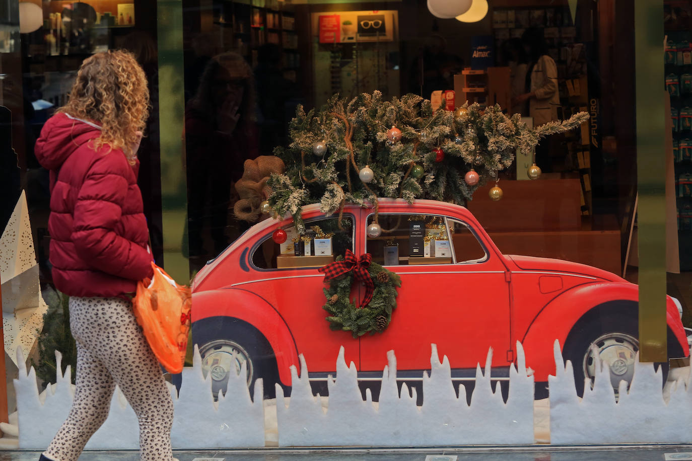 Fotos: Las luces y los adornos de Navidad que dan luz al comercio ovetense