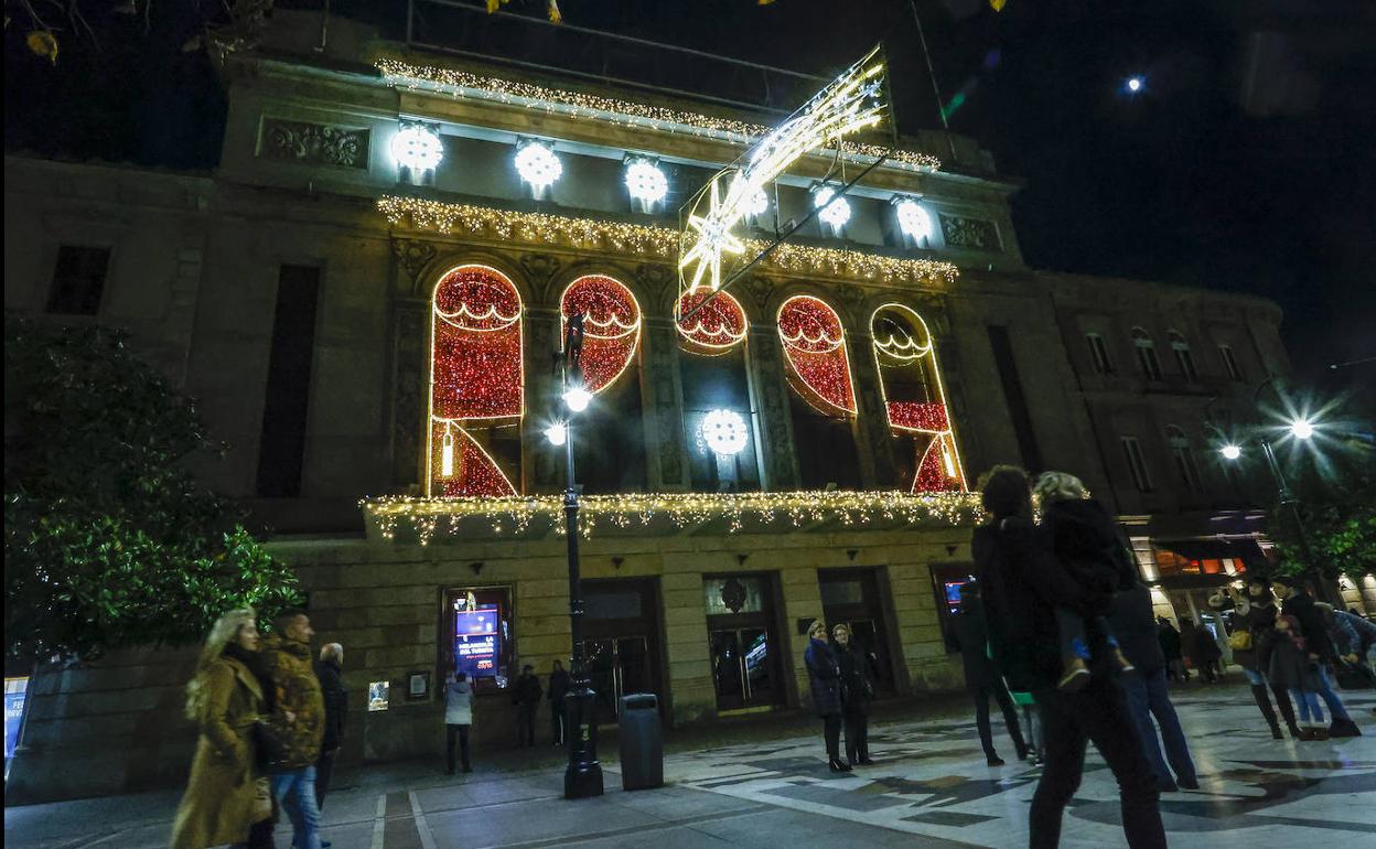 Luces de Navidad en el Teatro Jovellanos de Gijón