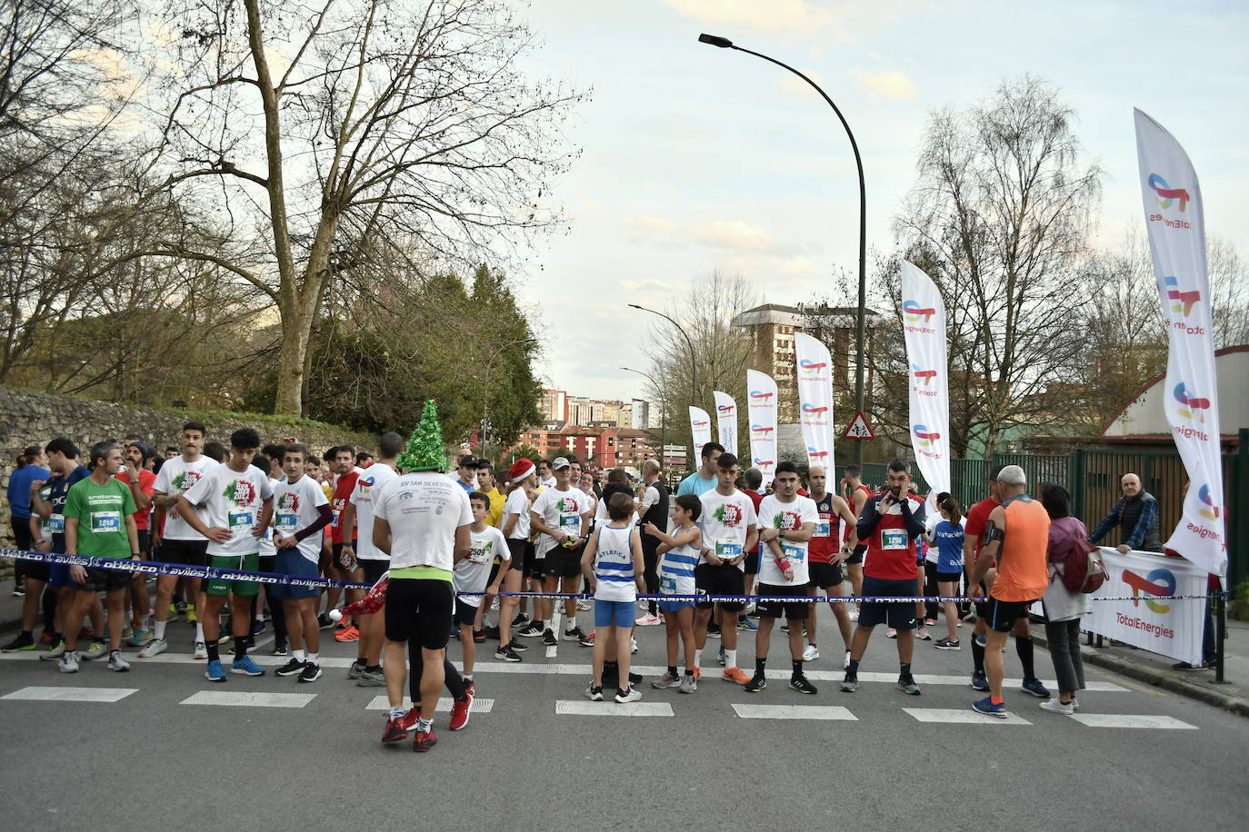 Fotos: Veinte mil asturianos a la carrera para despedir 2022