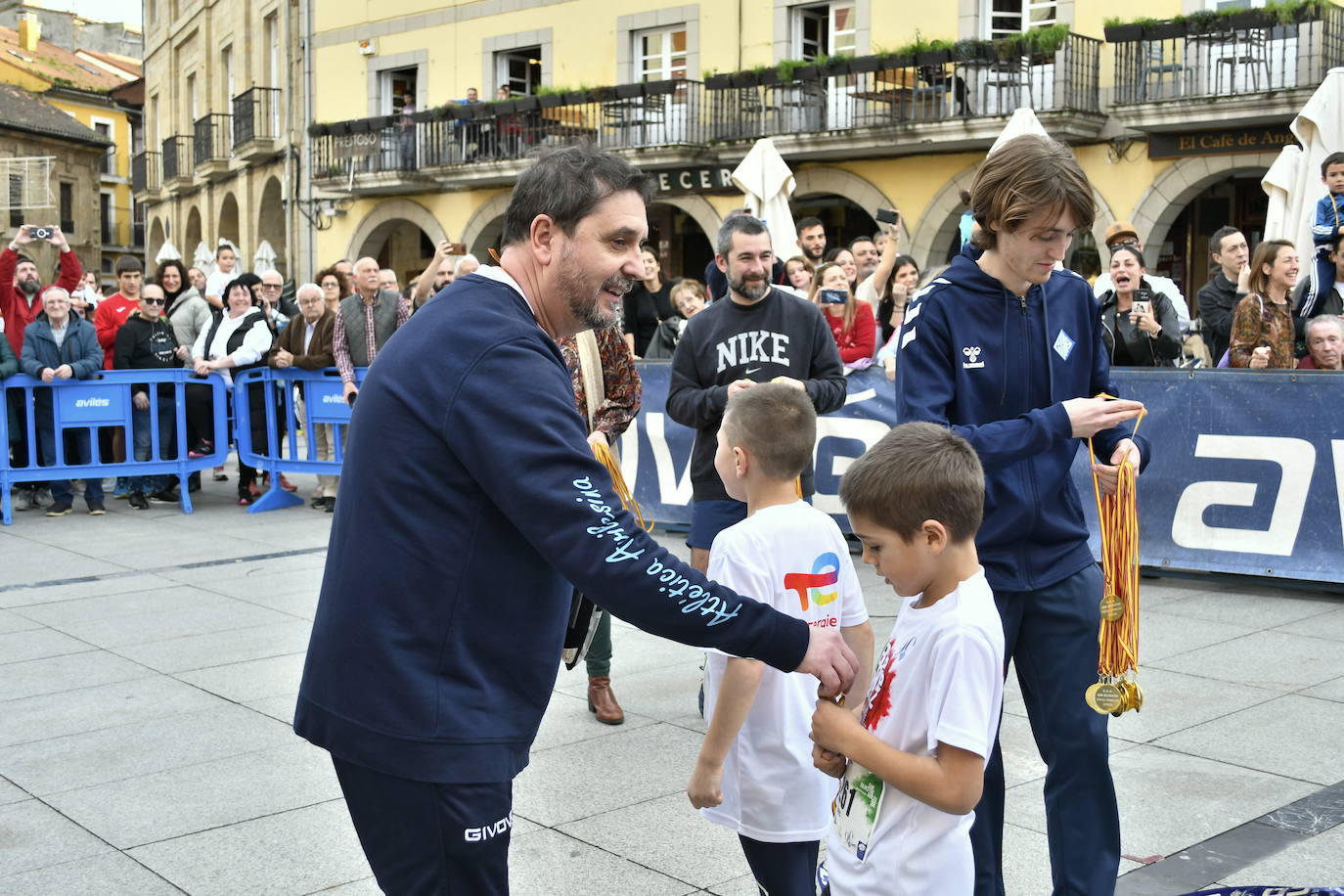 Fotos: Los más pequeños abrieron la competición en Avilés