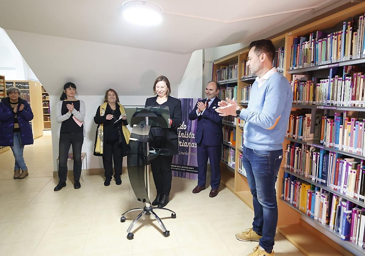 Presentación del fondo sobre feminismo en la Biblioteca Jovellanos.