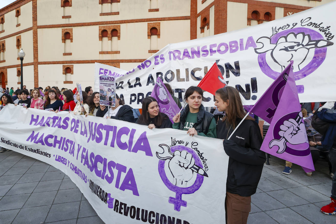 Gijón se echa a la calle por el 8M