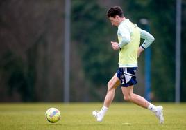 Borja Sánchez en un entrenamiento del Real Oviedo.