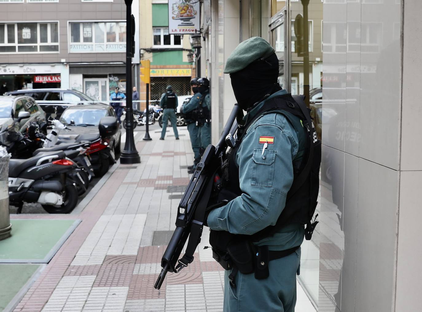 Amplio operativo de la Guardia Civil contra el tráfico ilegal de angulas