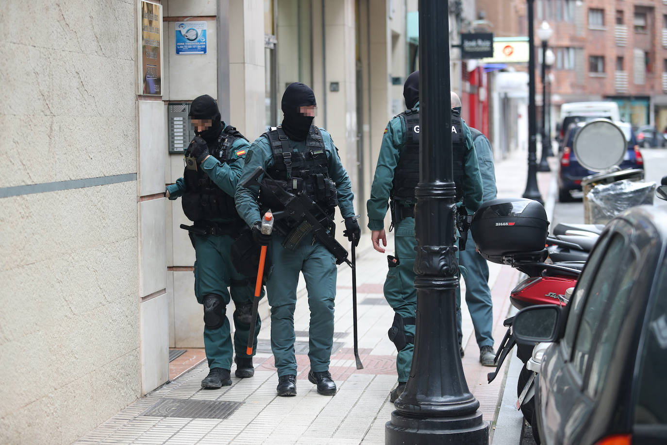 Amplio operativo de la Guardia Civil contra el tráfico ilegal de angulas