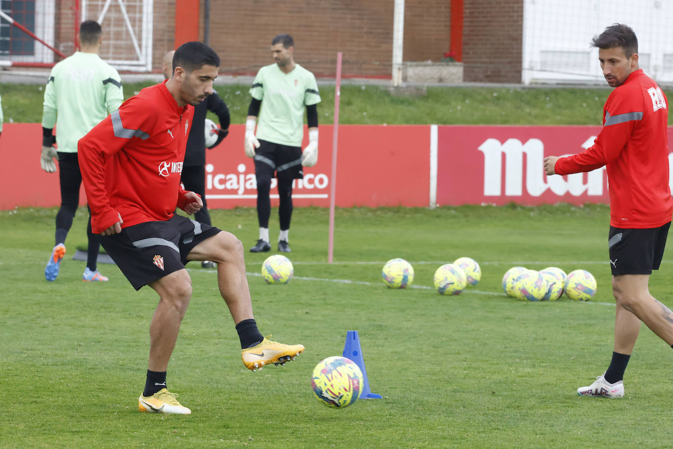 Entrenamiento del Sporting (10/03/2023)