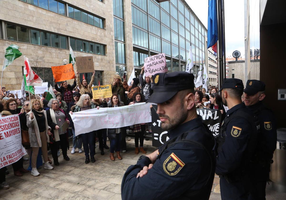 Protesta de la plantilla del ERA en Oviedo