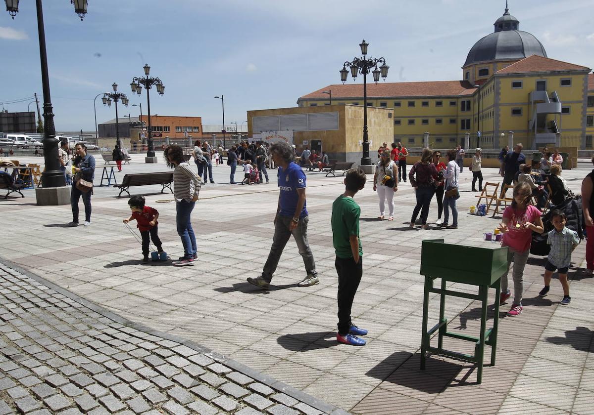 Ciudad Naranco pide que el Parque Infantil abra en Semana Santa