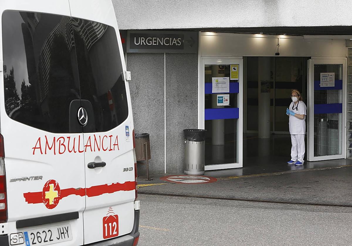 Acceso a Urgencias del Hospital de Cabueñes.