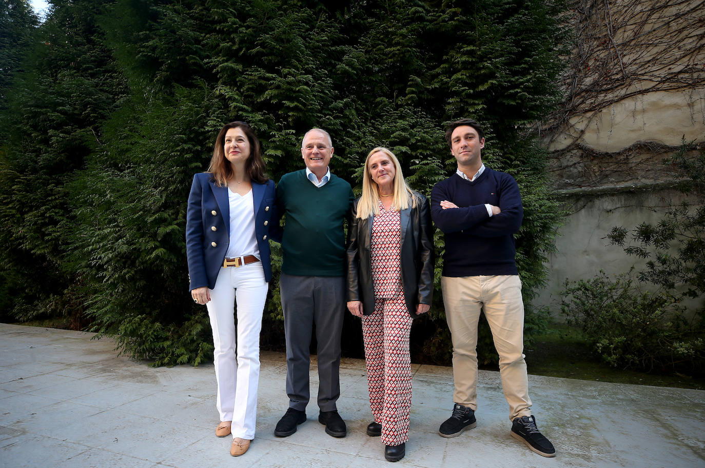 Diego Canga, en el centro, junto a Susana García, Gemma García y Andrés Ruiz.