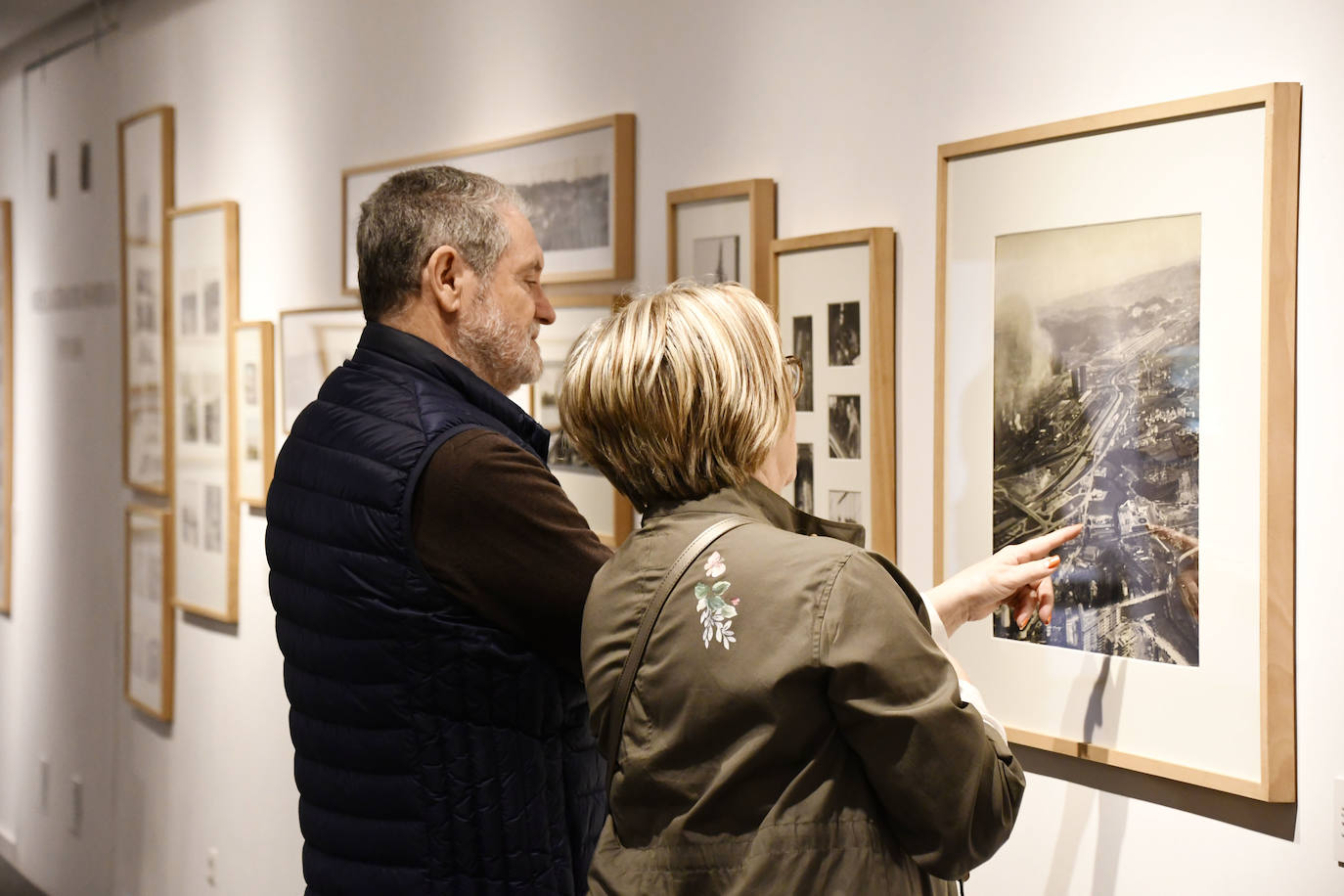 Avilés transforma su historia en fotografías