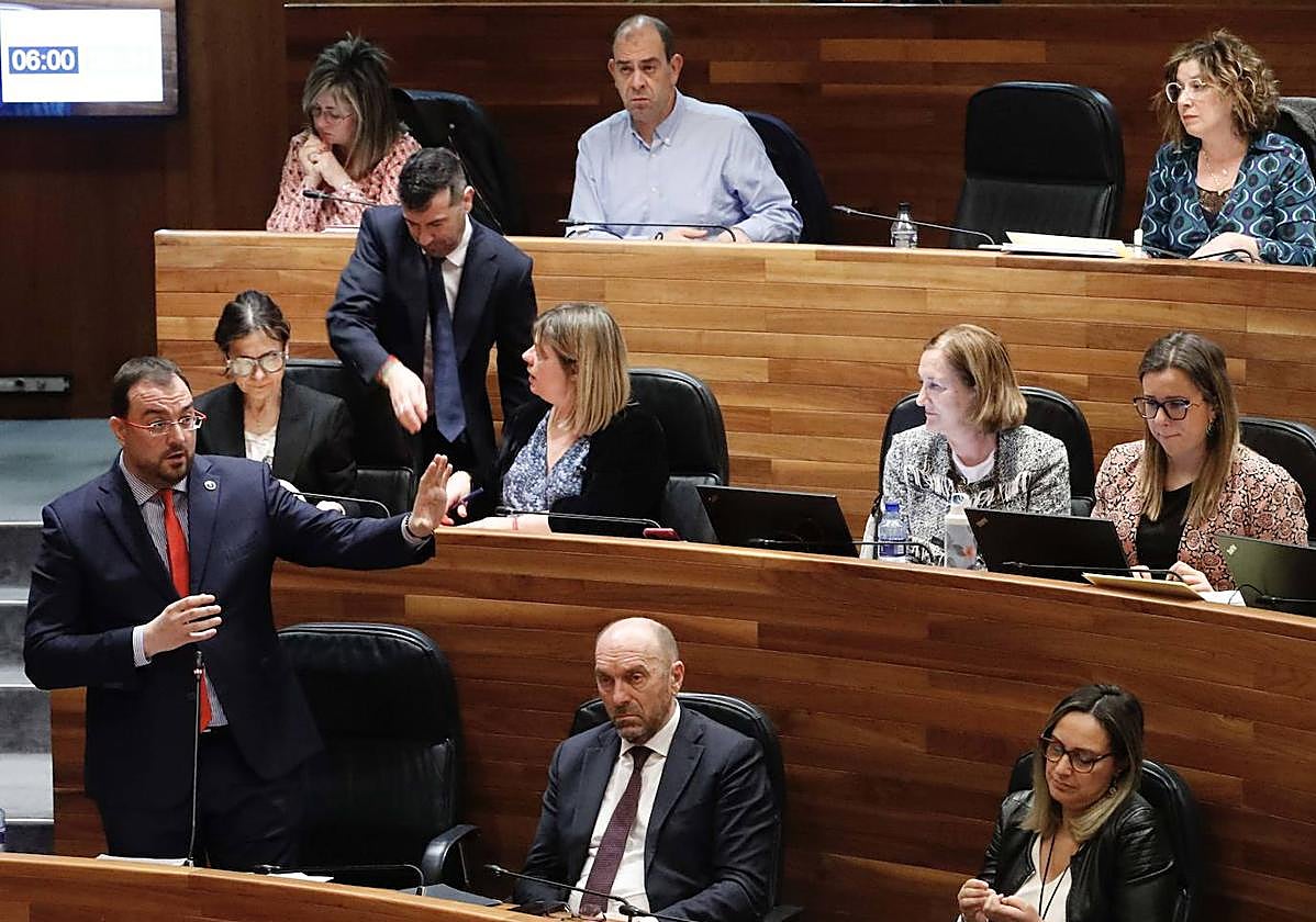 La Junta sacará hoy adelante las leyes de empleo público y calidad ambiental