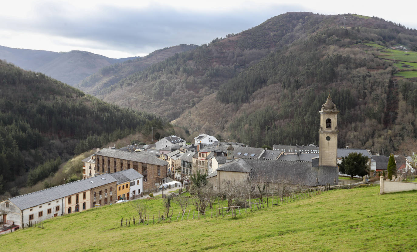 Asturias y Galicia, unidas en Taramundi contra la despoblación